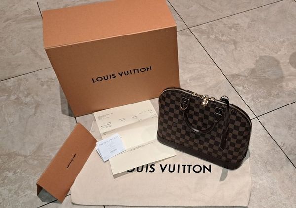 Louis Vuitton Alma Bb Vs Pm