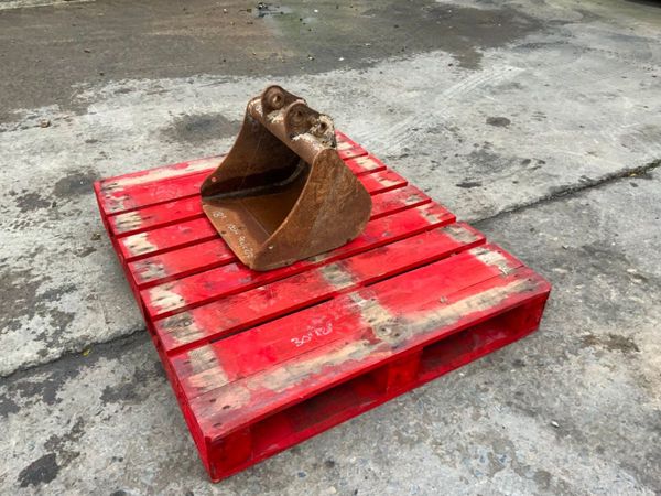 18" MINI DIGGER BUCKET....25mm PINS....1435/3 276126792