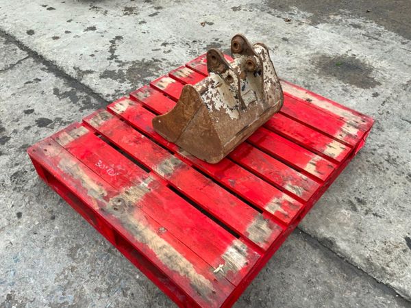 18" MINI DIGGER BUCKET....25mm PINS....1435/3 276126793