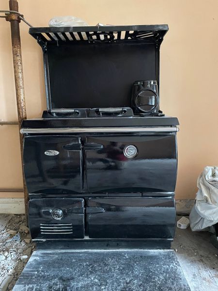 https://www.donedeal.ie/heating-for-sale/stanley-donard-solid-fuel-cooker-with-back-boiler/35337157