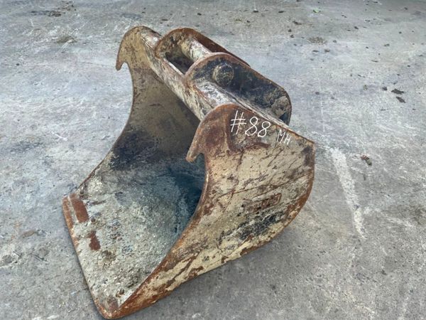 24" DIGGING BUCKET.....60mm PINS.....88. 277212729
