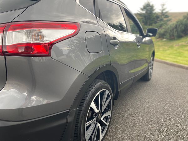 Nissan Qashqai 1.5dci Tekna with Pan roof 277452754