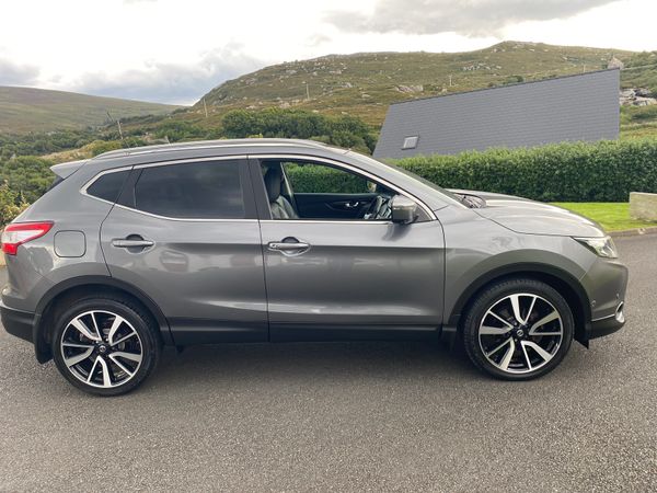 Nissan Qashqai 1.5dci Tekna with Pan roof 277452750