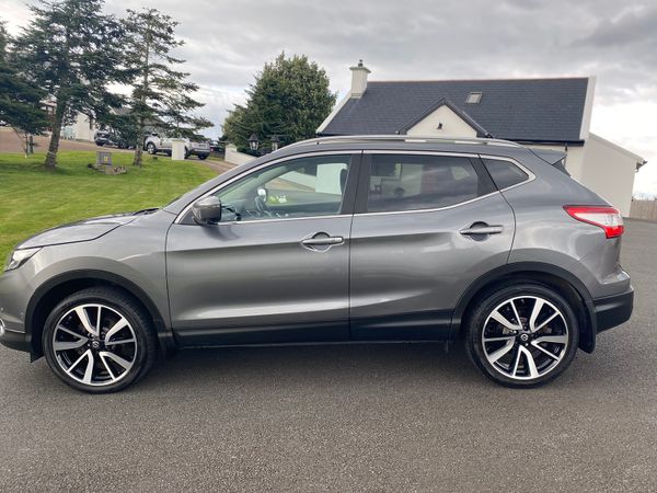 Nissan Qashqai 1.5dci Tekna with Pan roof 277452751