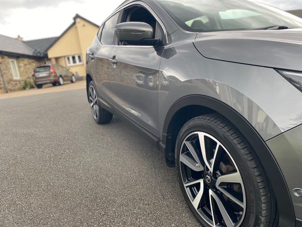 Nissan Qashqai 1.5dci Tekna with Pan roof 277452753