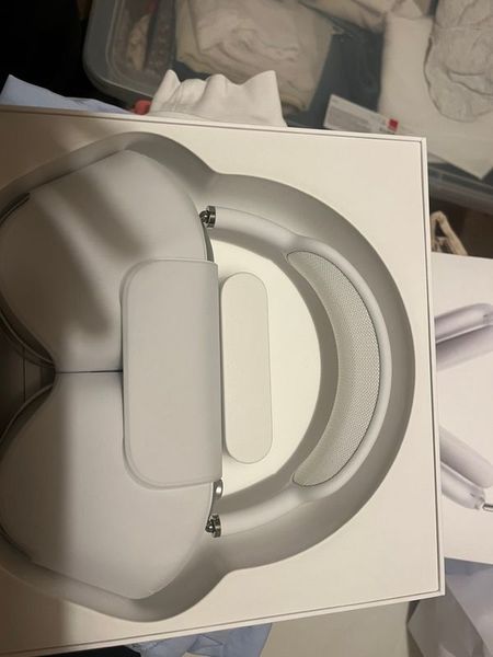 Airpods under outlet 400