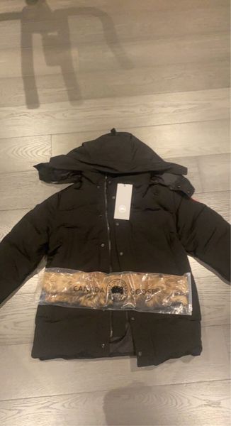 Canada goose 2025 wyndham parka zara