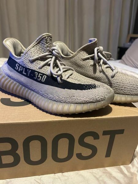 Yeezy boost 350 hot sale v2 size 8.5