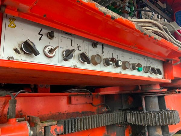 2004 SPIERINGS SK488-AT4 MOBILE TOWER CRANE. 278345445