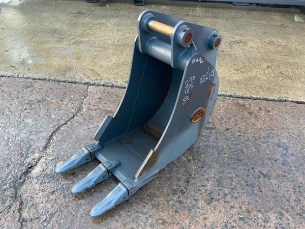 UNUSED 18" STRICKLAND BUCKET....50mm PINS.......1 278396235