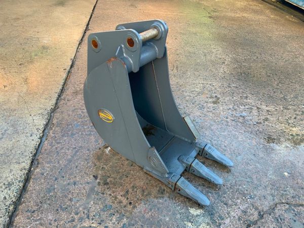UNUSED 18" STRICKLAND BUCKET....50mm PINS.......1 278396239