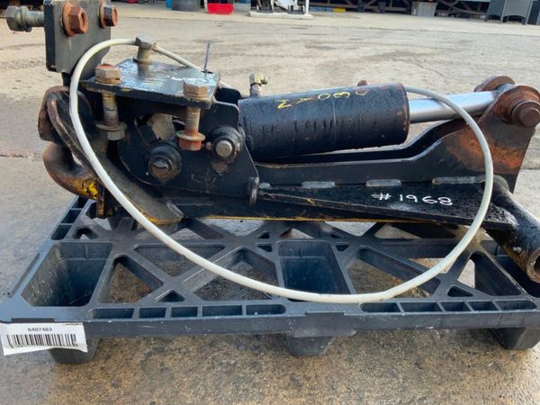 DROMONE / JOHN DEERE PICK UP HITCH........1968. 278765960