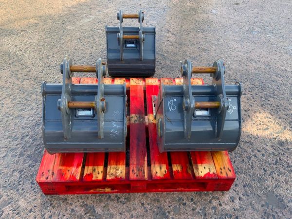 18" STRICKLAND DIGGING BUCKETS...35mm PINS...1210 278778945