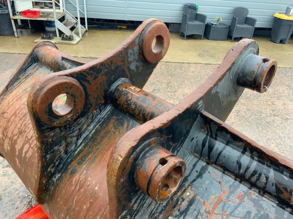 7ft GRADING BUCKET......90mm PINS.....A31 278861022