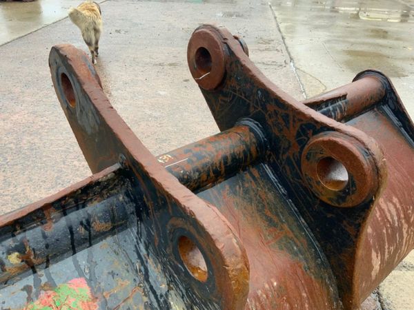 7ft GRADING BUCKET......90mm PINS.....A31 278861023