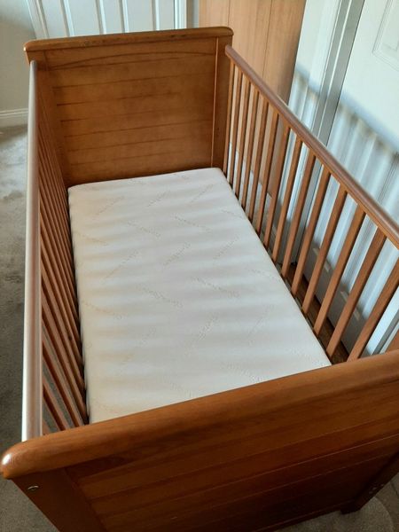 Mamas and papas shop hampton cot bed