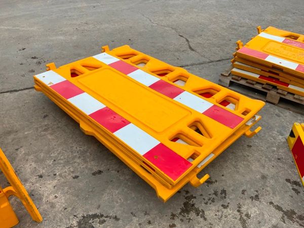 'LOCKGUARD' MANHOLE PEDESTRIAN BARRIERS. 270951211