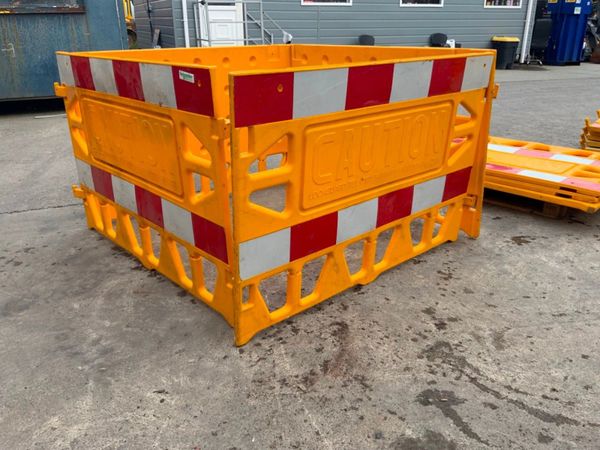 'LOCKGUARD' MANHOLE PEDESTRIAN BARRIERS. 270951212