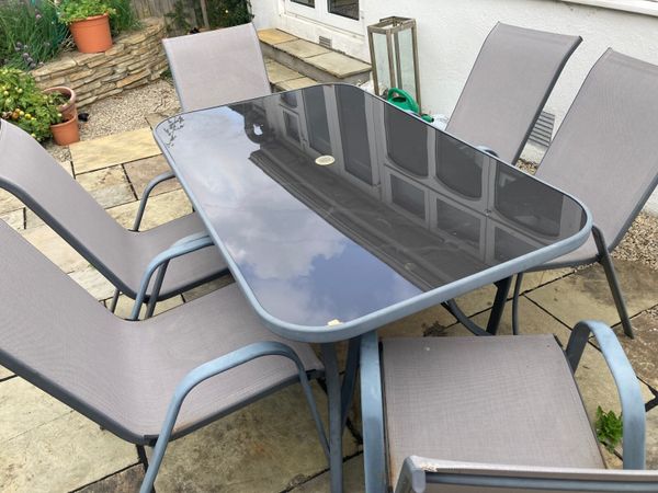 Done deal garden table and online chairs