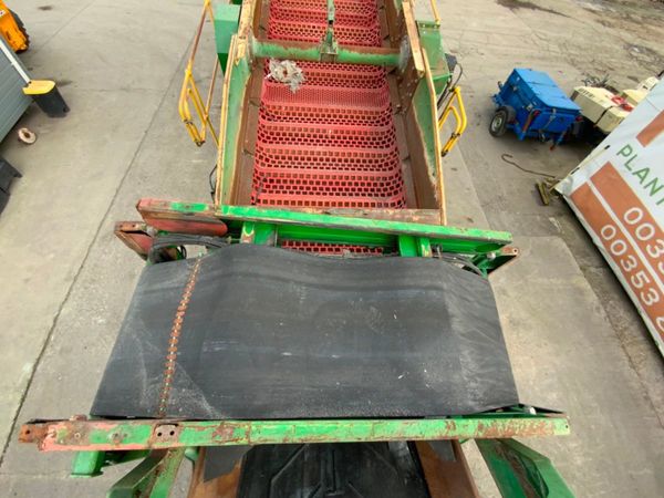 2013 MC CLOSKEY B230 TRACKED WASTE SCREENER. 271925228