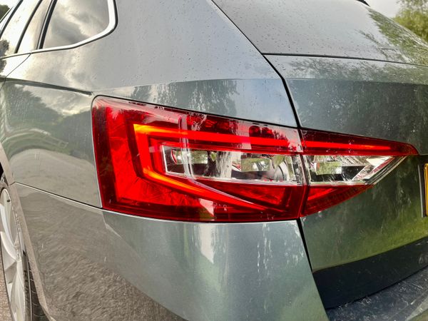 Showroom condition top of the range superb 273125399
