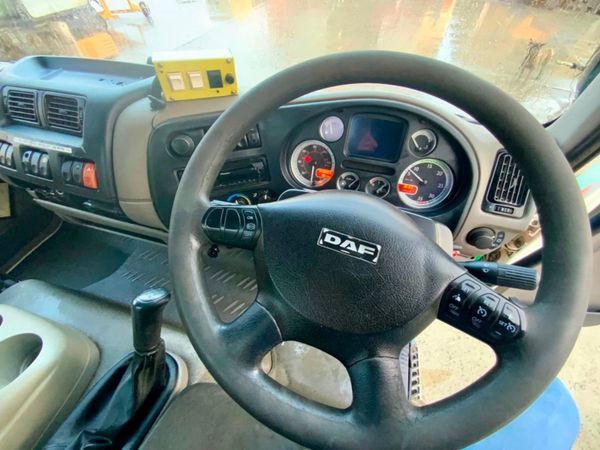 DAF LF 7.5t Hook Loader Skip Truck 284114970