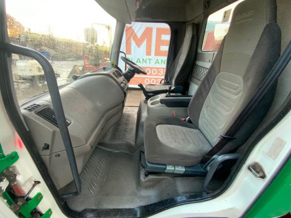 DAF LF 7.5t Hook Loader Skip Truck 284114972