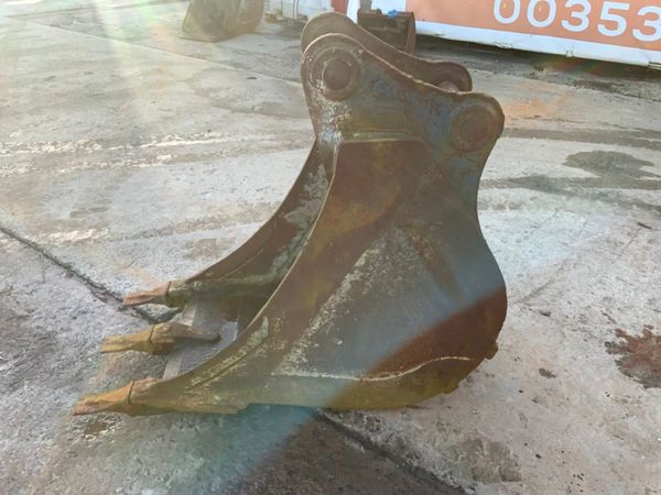 24" TOOTHED BUCKET....65mm PINS......#5/65.. 284813667