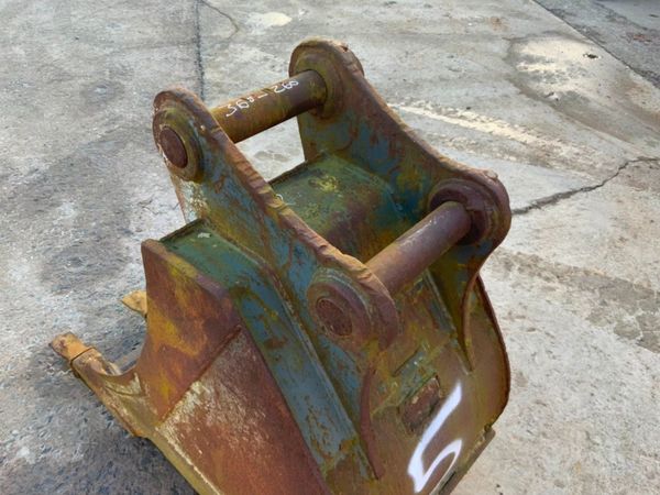 24" TOOTHED BUCKET....65mm PINS......#5/65.. 284813668