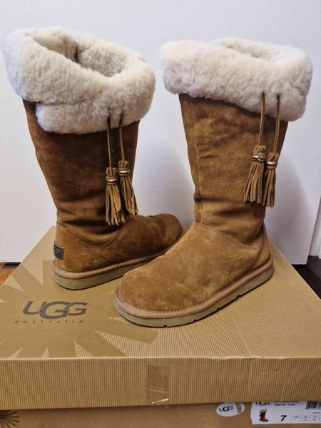 Uggs with outlet tassels