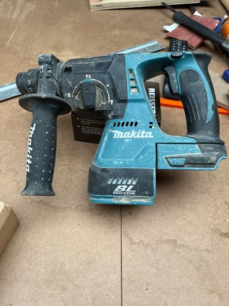 Makita sds 242 hot sale