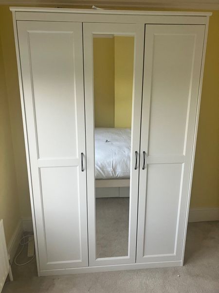 Songesand wardrobe outlet white