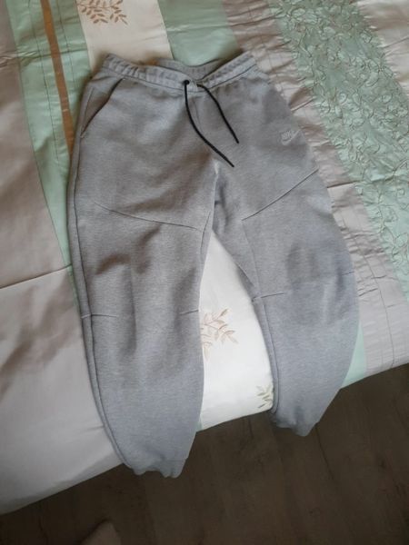 Nike tech fleece online bottoms sale