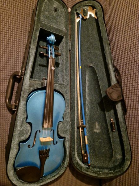 Half deals size violin