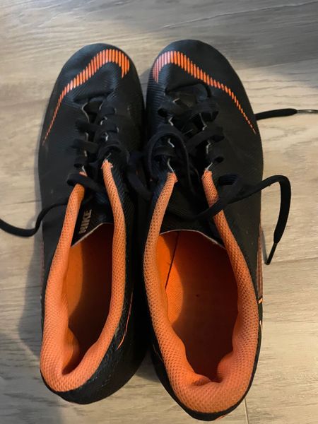 childrens football boots size 12