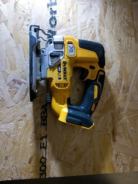 Dewalt dcs334 online jigsaw