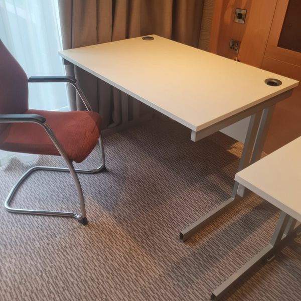 1200 mm white cantilever office desks for sale in Co. Louth for €80 on