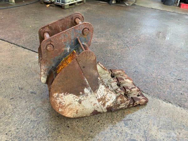 24" DIGGING BUCKET...45mm PINS..JCB 3CX....131mh 286172419