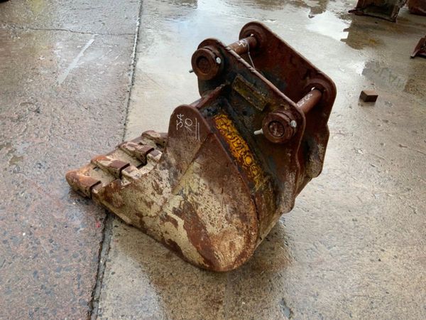 24" DIGGING BUCKET...45mm PINS..JCB 3CX....131mh 286172424