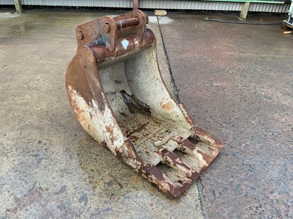 24" DIGGING BUCKET...45mm PINS..JCB 3CX....131mh 286172426