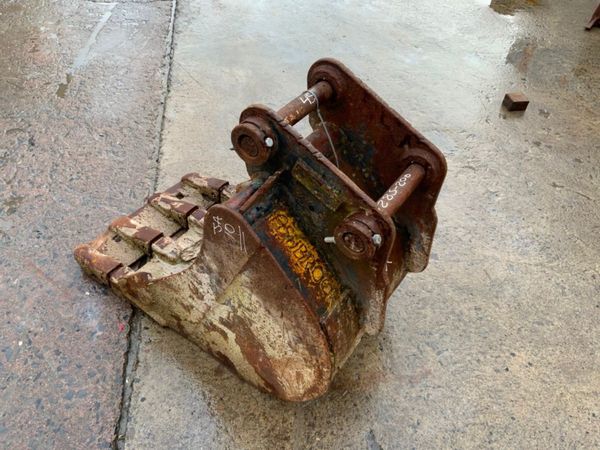 24" DIGGING BUCKET...45mm PINS..JCB 3CX....131mh 286172420