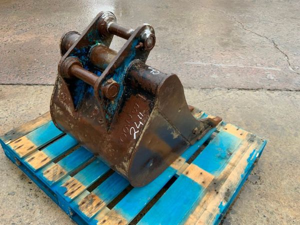 24" DIGGING BUCKET....45mm PINS........260mh 286289648