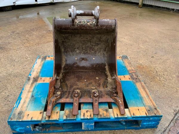 24" DIGGING BUCKET....45mm PINS........260mh 286289654