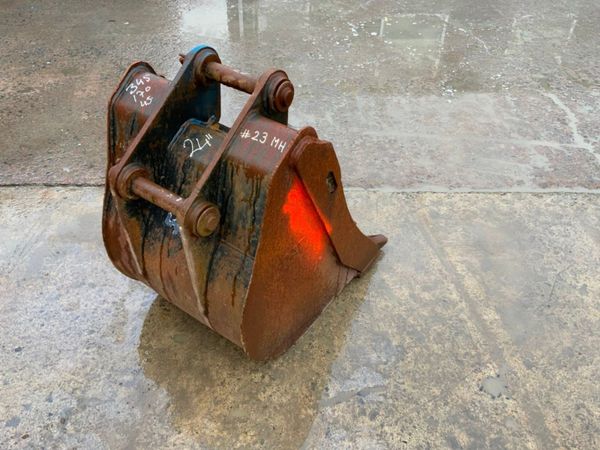 24" DIGGING BUCKET.......45mm PINS.....23mh. 286303154