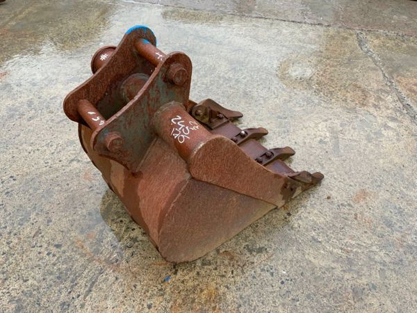 24" DIGGING BUCKET........45mm PINS.....32mh. 286389967