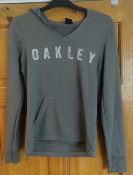 Oakley hotsell hoodie sale