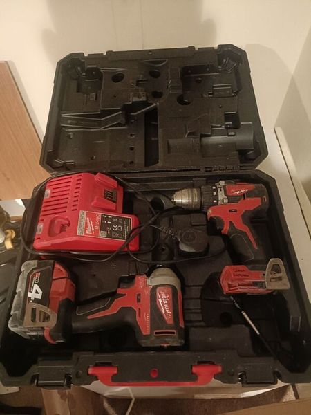 Milwaukee drill set sale hot sale