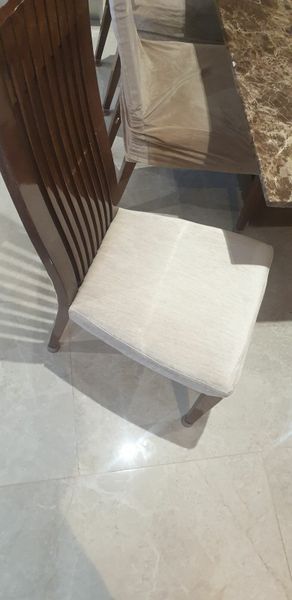 Scs table and online chairs sale