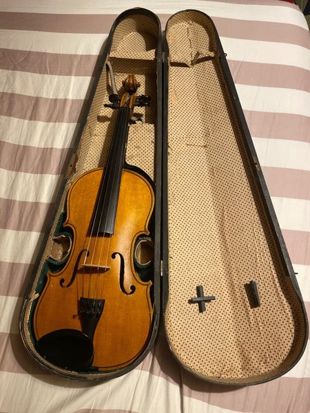 Fiddle for sale in Co. Galway for 850 on DoneDeal