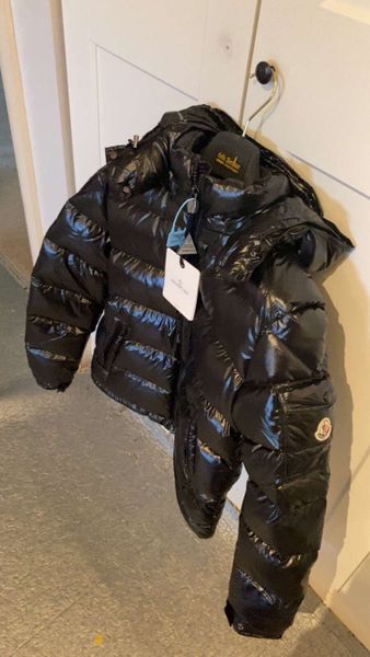 Moncler black hotsell maya jacket